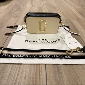 Marc Jacobs The Snapshot Shoulder Bag in Cloud/Gold